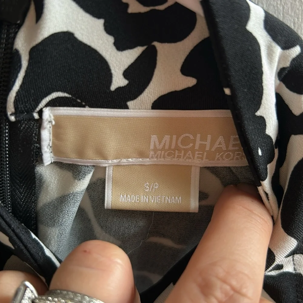 Michael Kors blouse - Picture 4 of 5